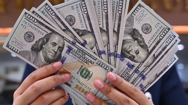 Economie : Le dollar reste stable avant les chiffres de l'inflation américaine, tandis que le yen demeure sous pression