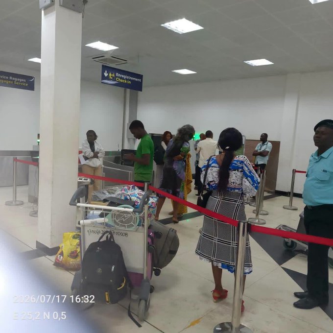 Kisangani : tensions à l’aéroport de Bangboka après le report d’un vol d’Air Congo vers Kinshasa