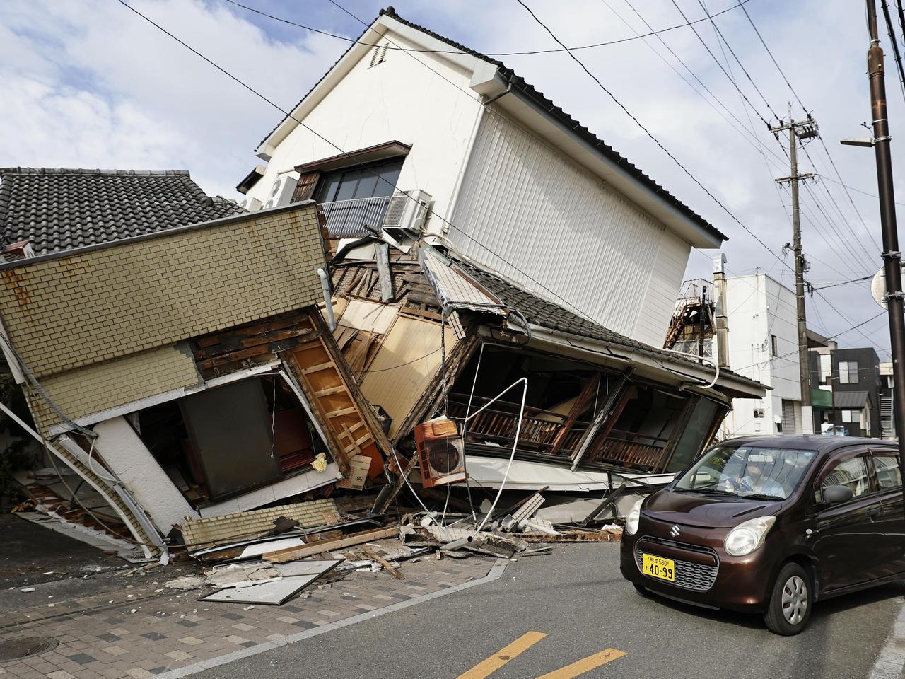 Japon : le bilan du séisme grimpe à 13 morts, des personnes toujours piégées sous les décombres